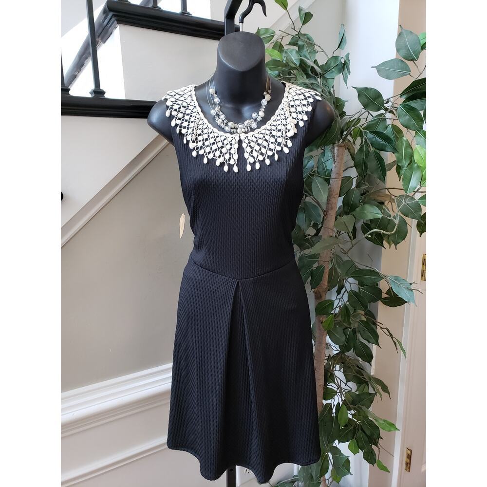 Free People Sheath Dress Womens M Black Lace Round Neck Sleeveless Keyhole Back
